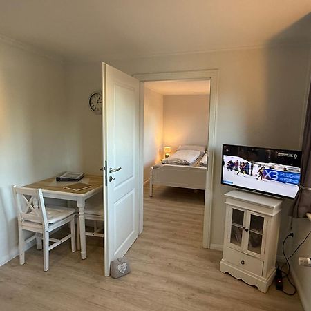 Ferienwohnung „Ole Karkenwech“ Husum-Roedemis Хузум Экстерьер фото
