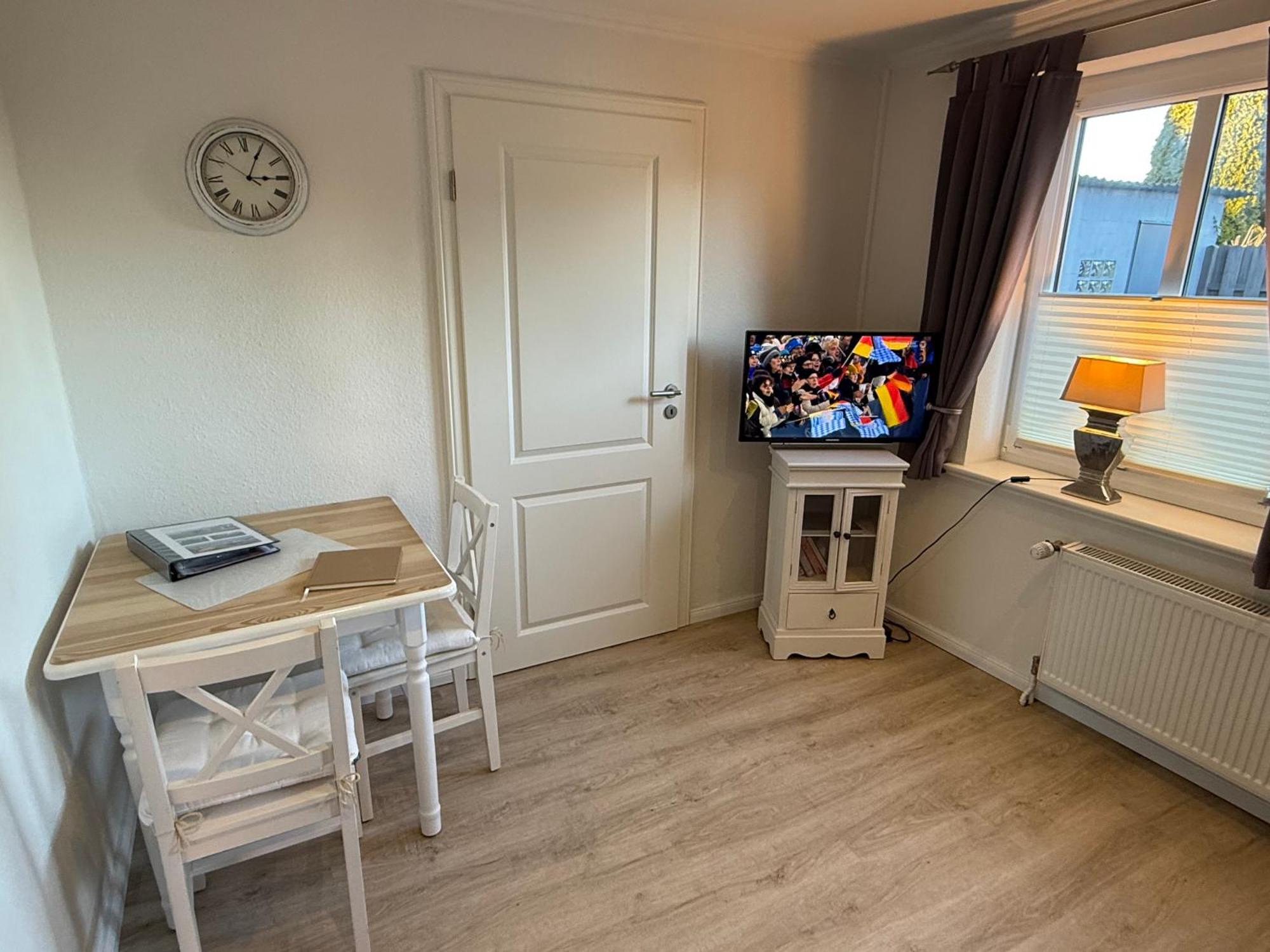 Ferienwohnung „Ole Karkenwech“ Husum-Roedemis Хузум Экстерьер фото